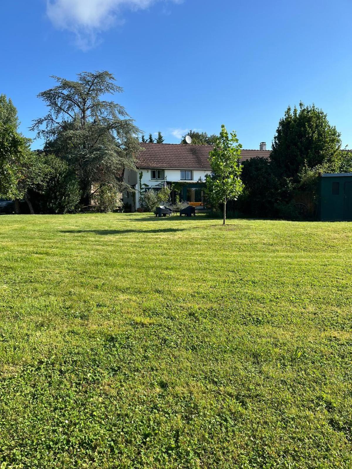 Les Feuilles Jaunes Chantenay-Saint-Imbert Exterior photo